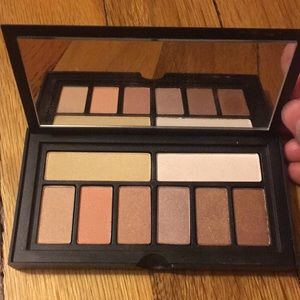 Cover Shot Eyeshadow Palette